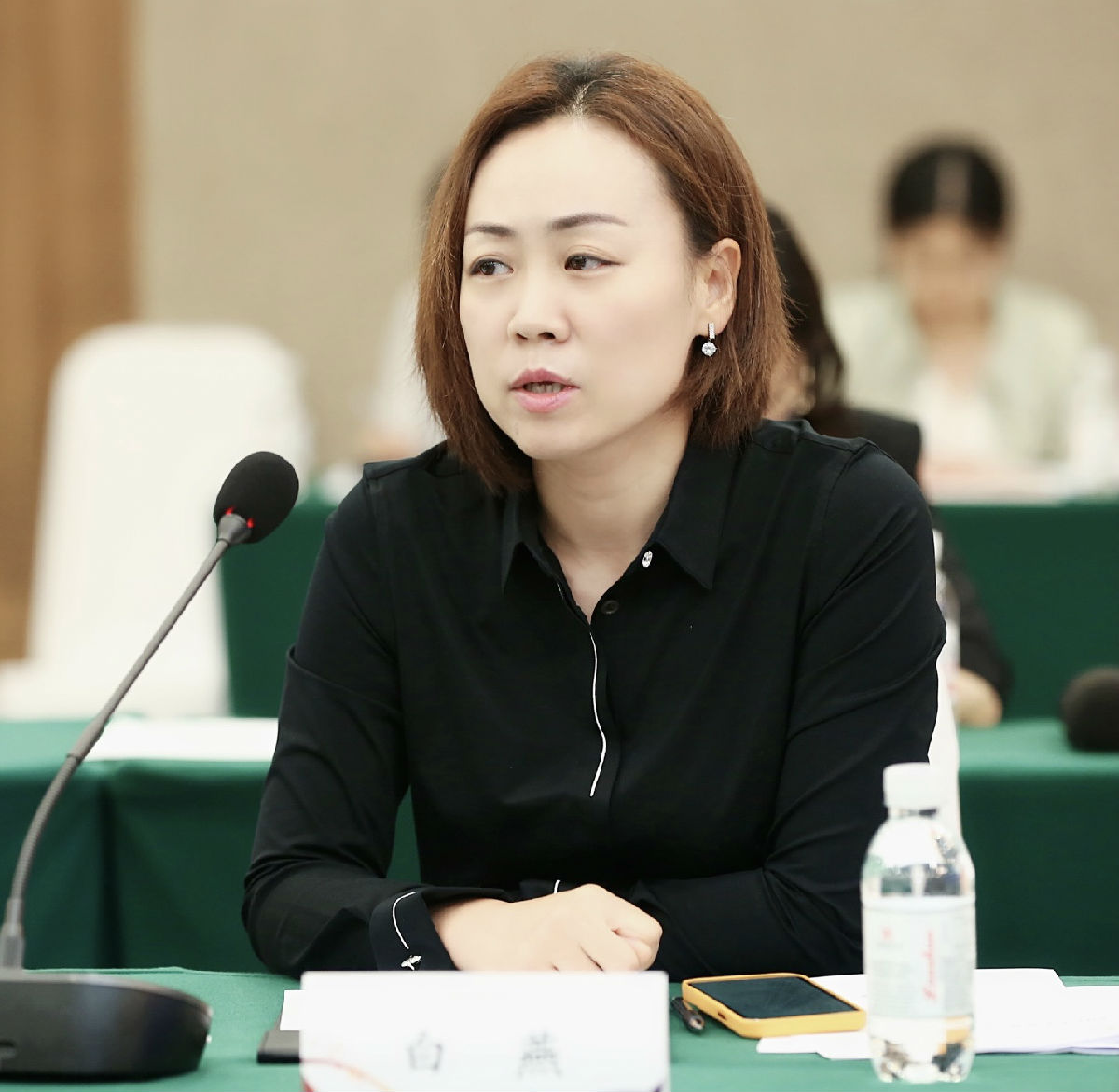 白秘书长.jpg 小草影院